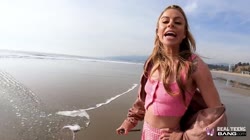 Bang RealTeens Summer Vixen - Spreads Her Pussy Lips On The Beach